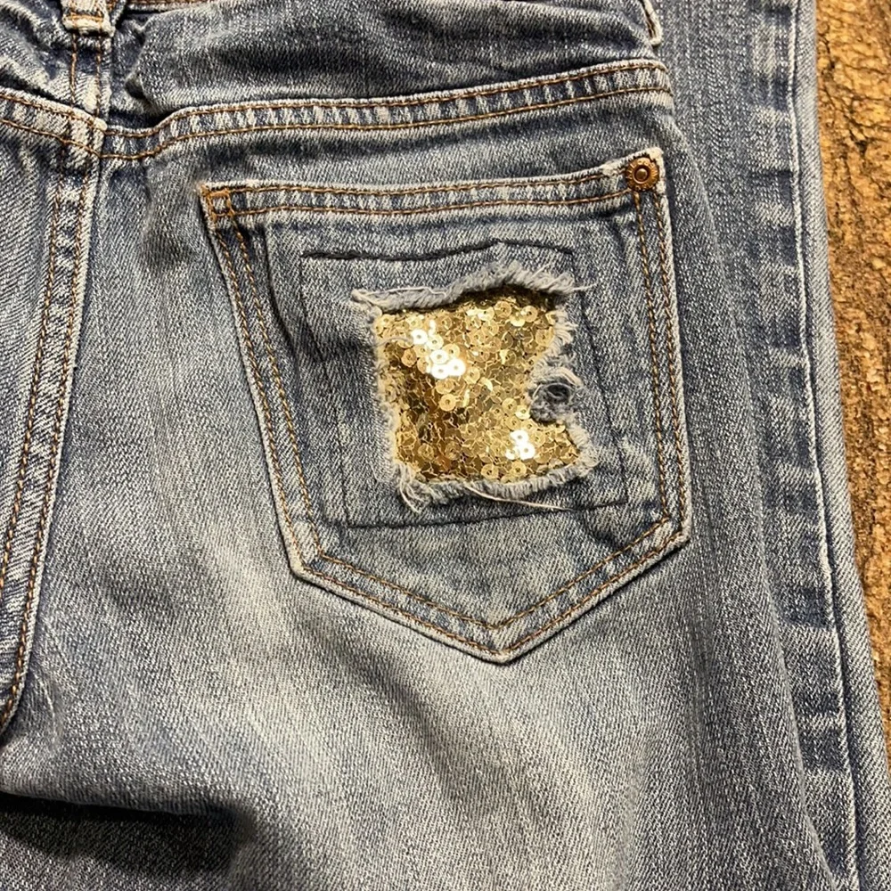 Junior Wallflower Jeans size 5 w/ sparkle patches‎